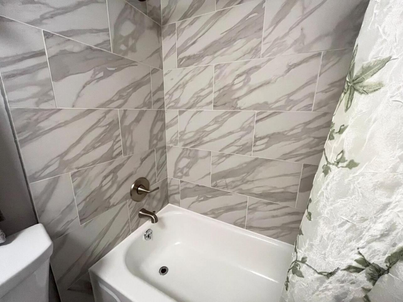 Local Modern Getaway - Ground Floor Apartment Cleveland Luaran gambar