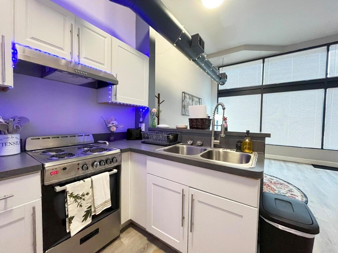 Local Modern Getaway - Ground Floor Apartment Cleveland Luaran gambar